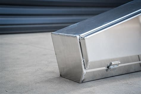 2.5mm tapered under tray toolbox